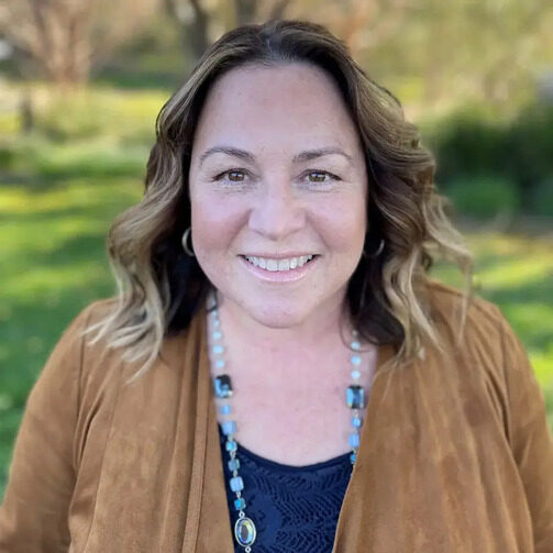 ellen-headshot-homepage (2) (1)